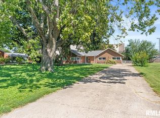2952 S 5th St, Southern View, IL 62703