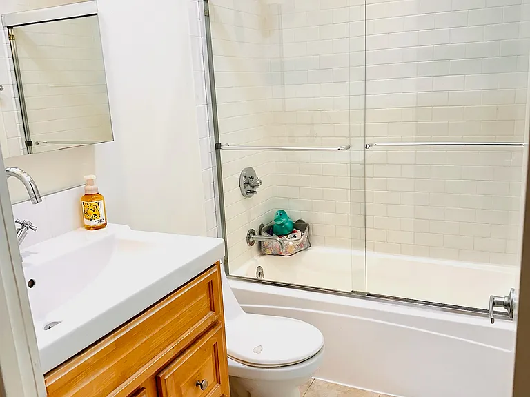 4900 Whitsett Ave #7 — Photo 23