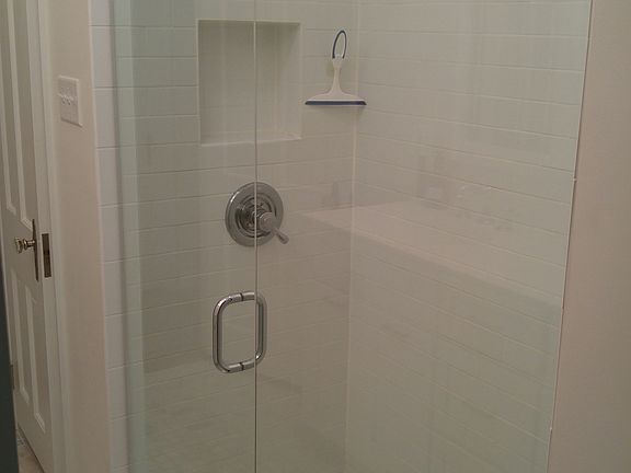 5th image of 930 Highland Ave