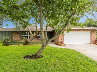 2069 Tanglewood Way NE, Saint Petersburg, FL 33702