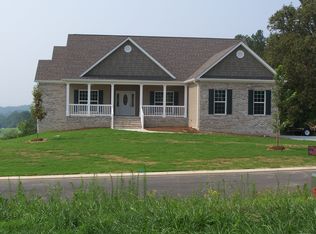 192 Cheshire Crossing Dr, Rock Spring, GA 30739