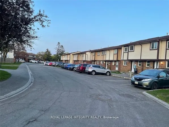 1767 Dondale St #58, Ottawa, ON K1B 5H7