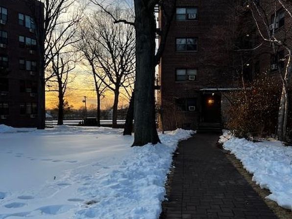 3021 Edwin Ave APT 1J