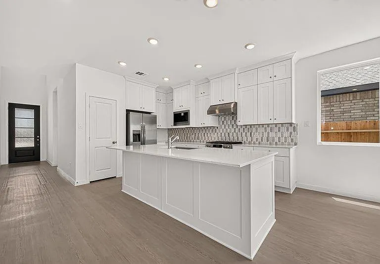 25714 Sapphire Cove St — Photo 15