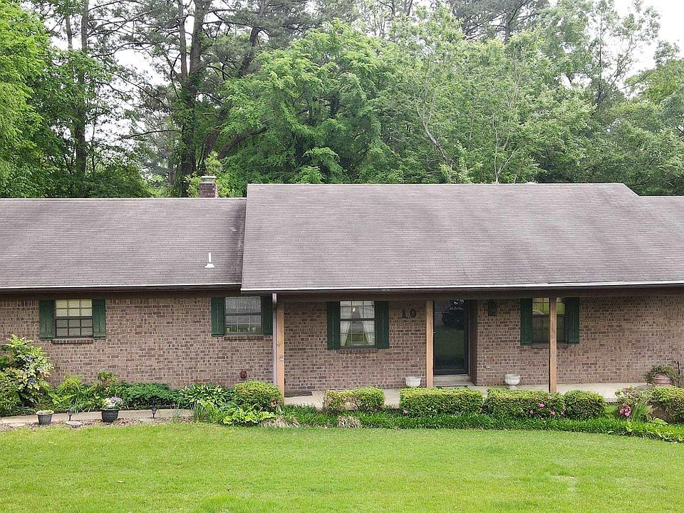 1st image of 10 Lexington Cir