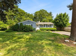 8 Homestead Rd, Middleboro, MA 02346