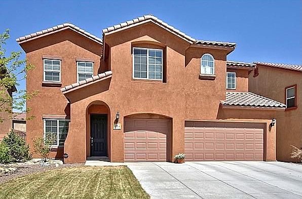 Huge House - 4152 sqft