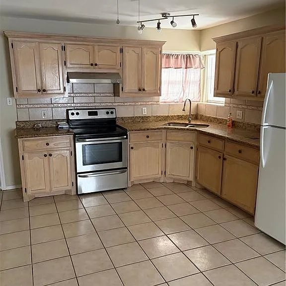 1902 Agua Fina Ave — Photo 4