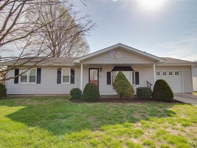 203 Avalon St, Brighton, IL, 62012