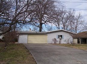 2nd image of 443 Wilshire Dr