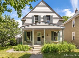 827 Crescent St NE, Grand Rapids, MI 49503