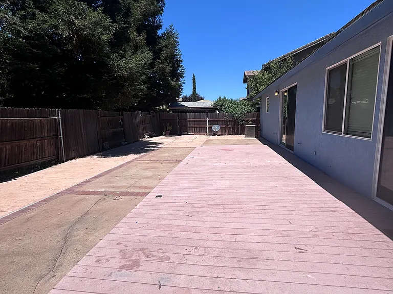 111 Aldeburgh Cir — Photo 13