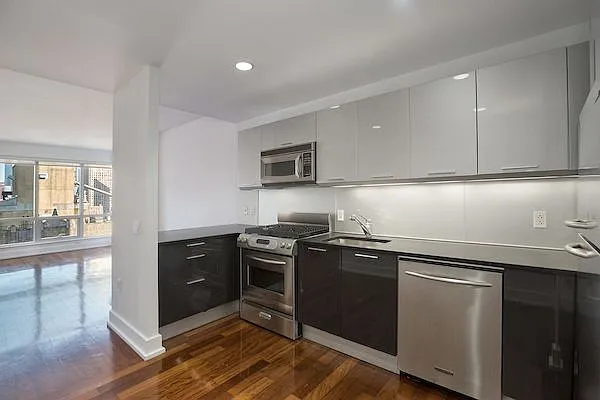 Sold by Compass | media 18