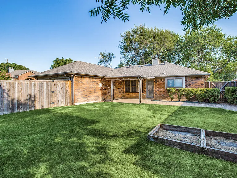 638 Plumlee Pl — Photo 12