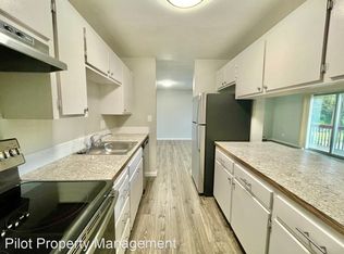 10295 NE 189th St APT 305, Bothell, WA 98011