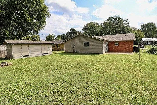 1720 Georgia Dr — Photo 4