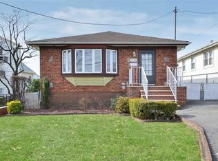 14-30 137th St, College Pt, NY 11356