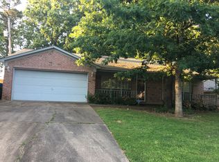43 Summit Ridge Dr, Little Rock, AR 72211
