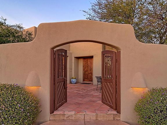Private Courtyard Entry