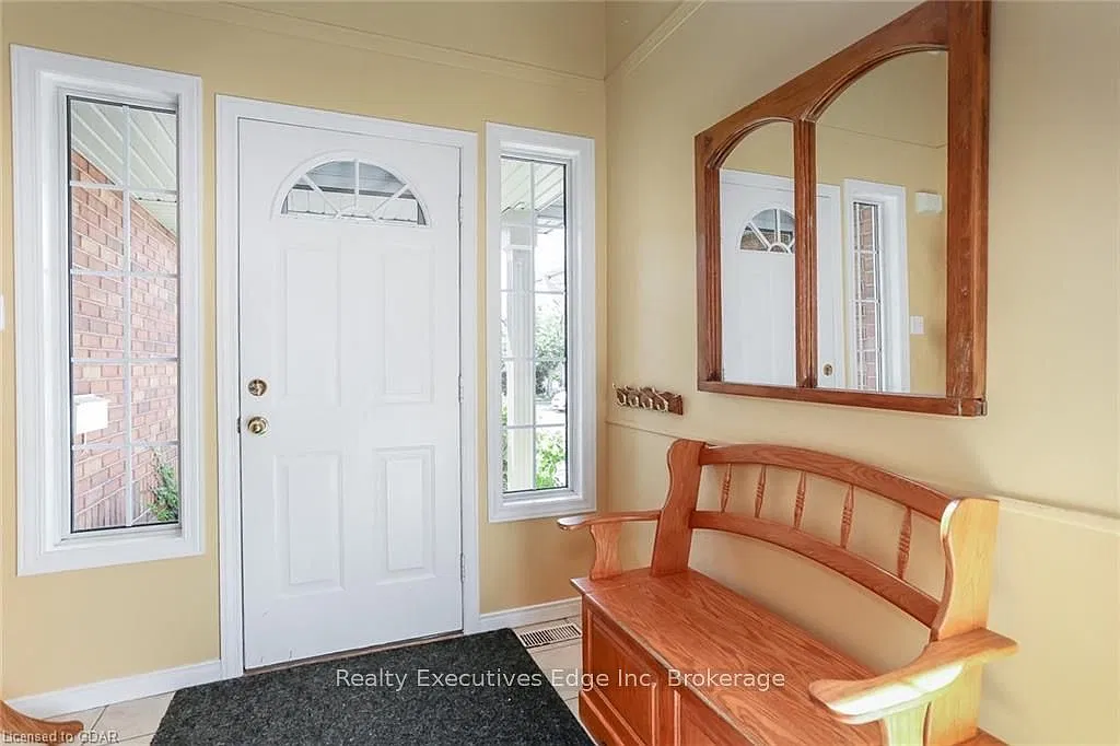 3 bed, $2,900 — Photo 2