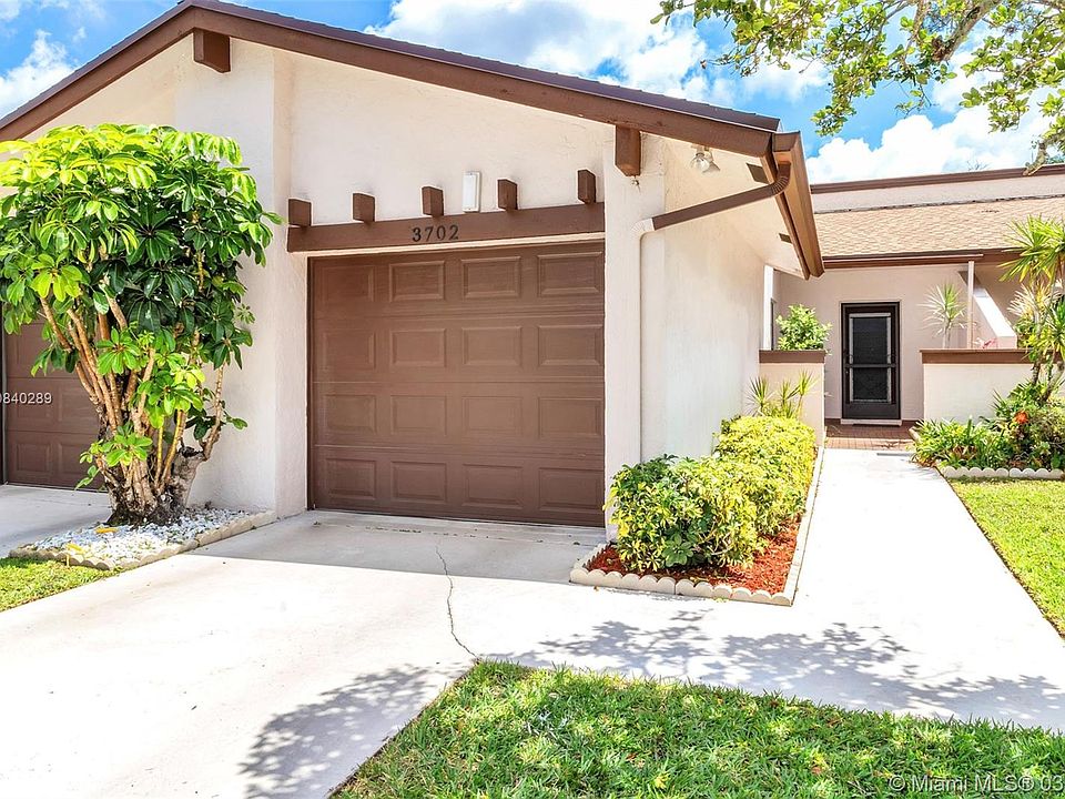 1st image of 3702 Hertford Ct #3702