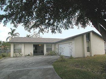 1st image of 703 Wedge Ln