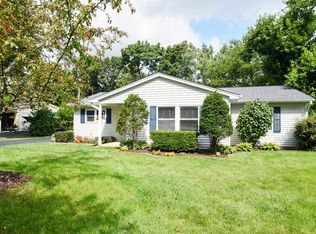 36527 N Grandwood Dr, Gurnee, IL 60031