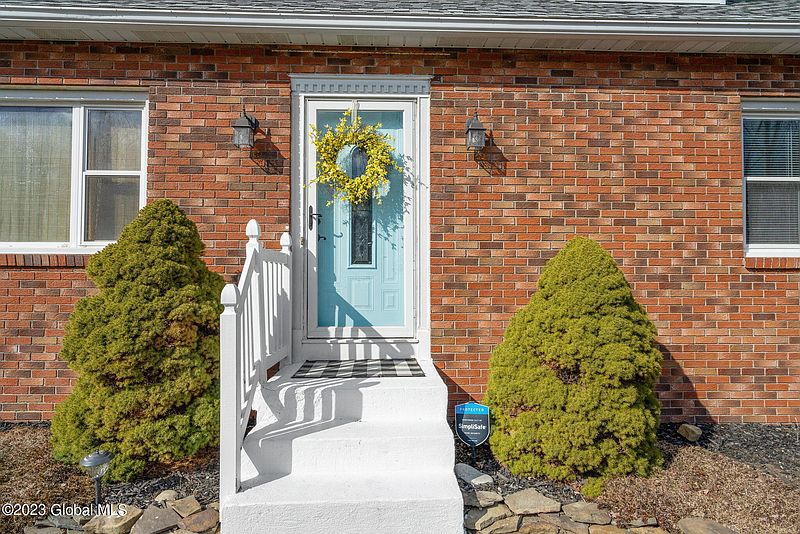 5th image of 63 Waterman Avenue