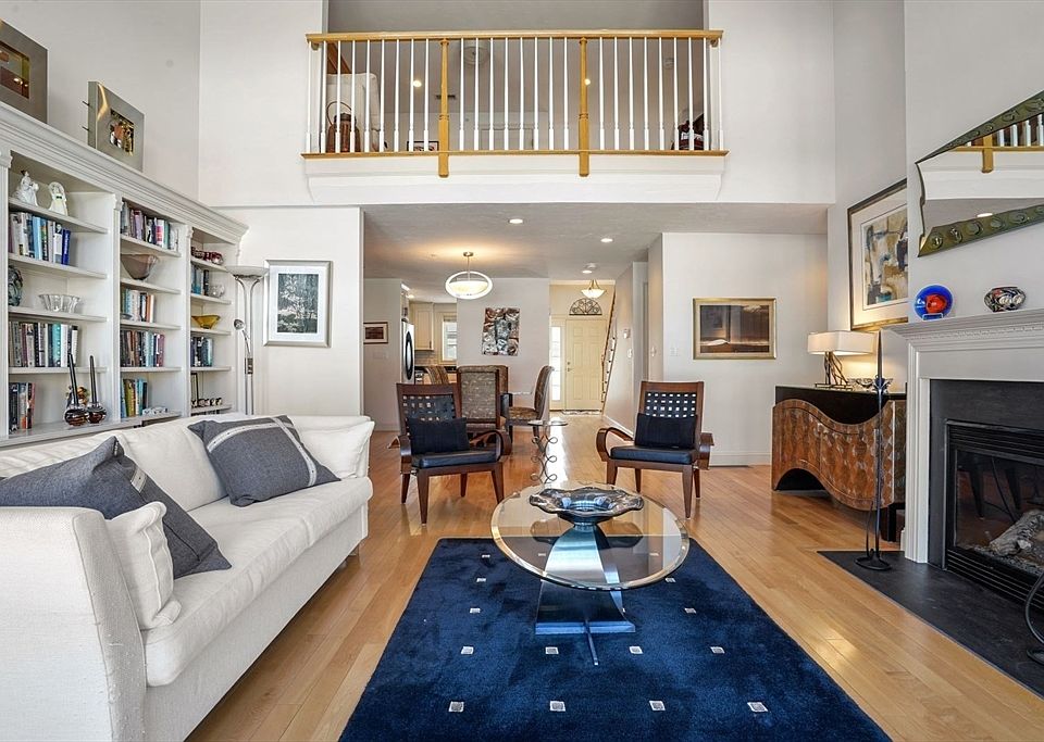 1st image of 6 Maple Ln #6