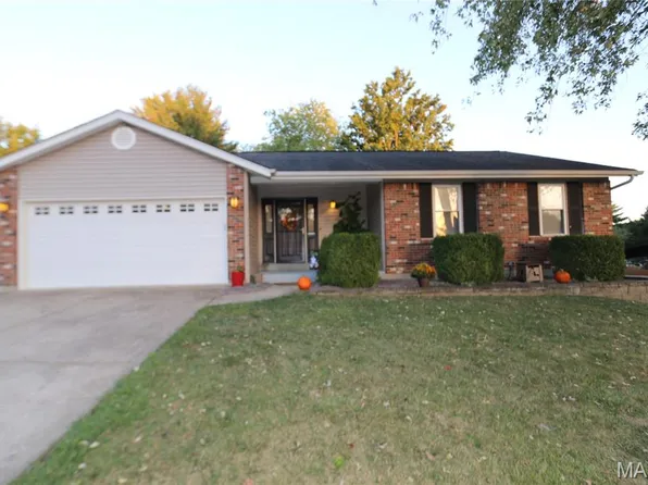 1346 Thornwood Dr, Saint Charles, MO 63304