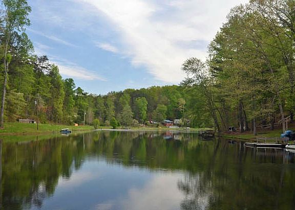 2nd image of 1273 Lakeshore Ln #00