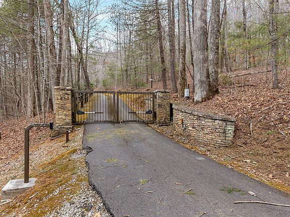 3rd image of 1213 Lost Valley Road