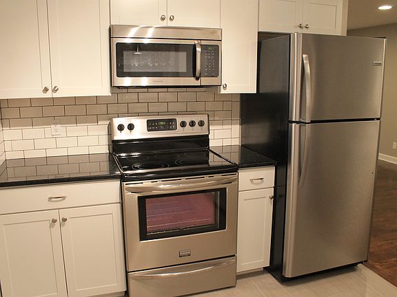 Kitchen. All new appliances.