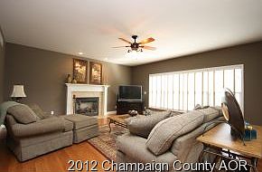 5th image of 33 Long Grove Dr
