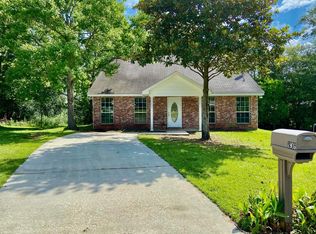 1906 Evangeline Dr, Picayune, MS 39466