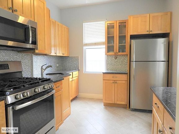 5th image of 222 N Henry St #3RR