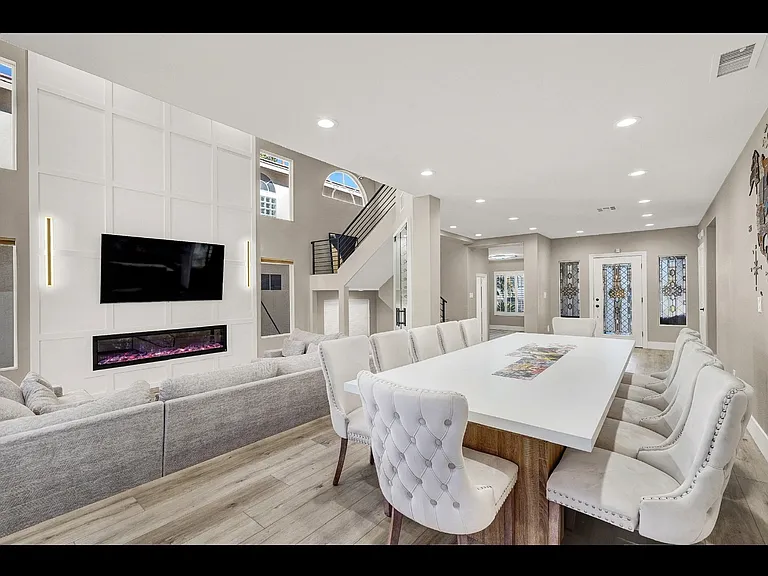 3841 Cranbrook Hill St — Photo 3