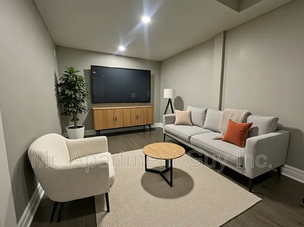 30 William St, Hamilton, ON L8L 5T7