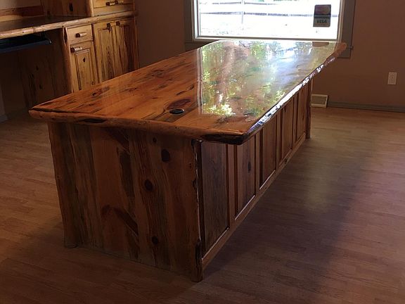 Living room (desk not included)