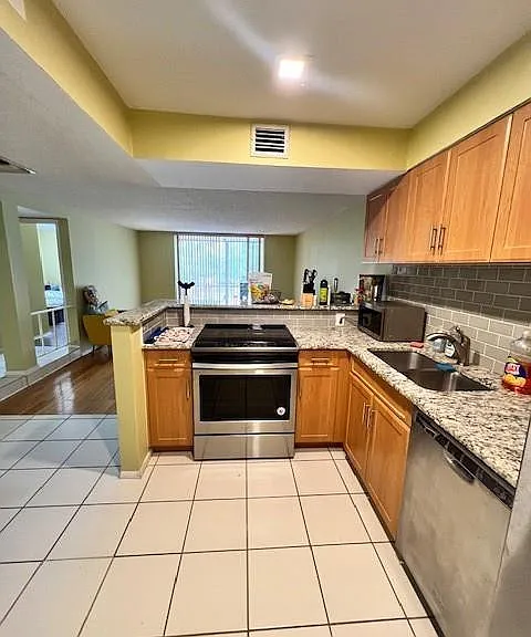 3740 Inverrary Dr #2U — Photo 9