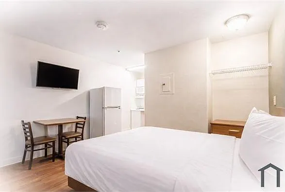 Studio, 260 sqft, $1,200 — Photo 2