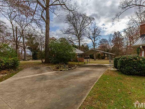 4th image of 1358 Greenwood Dr