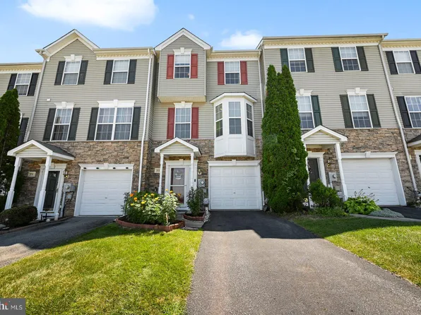 318 Bruaw Dr, York, PA 17406