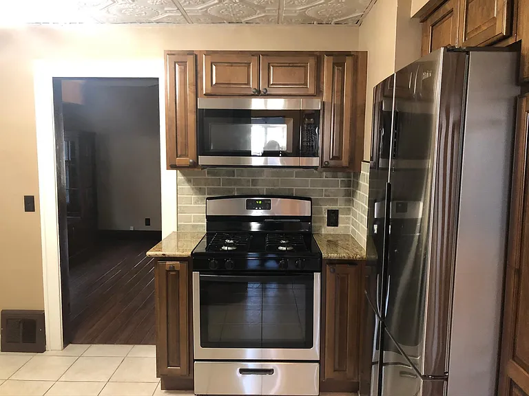 1675 Lincoln Ave — Photo 3