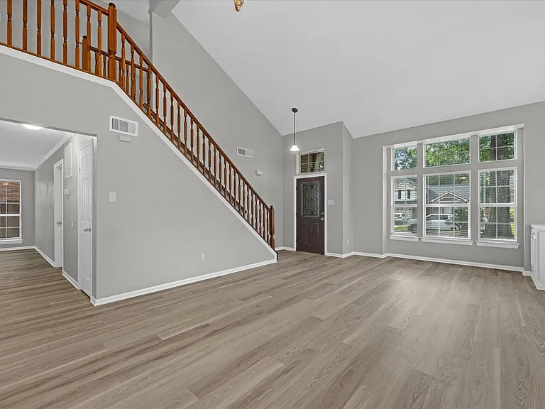 4241 Mountain Peak Way — Photo 6