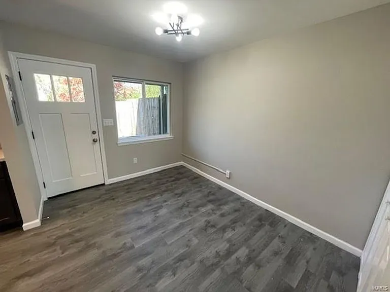 1007 Pine St — Photo 9