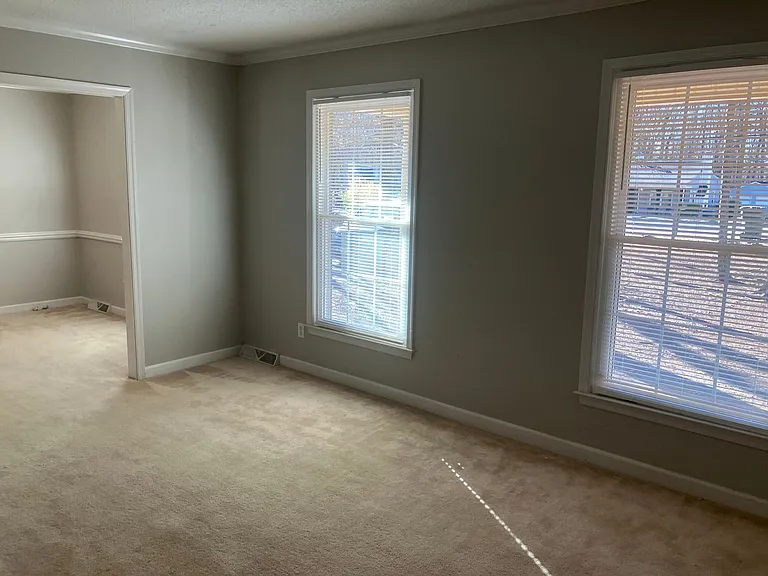 1018 Jefferson Rd — Photo 13