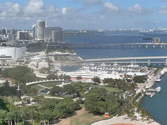 2nd image of 325 Biscayne Blvd #3920