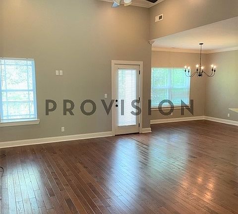 4th image of 3011 Highland Dr NE