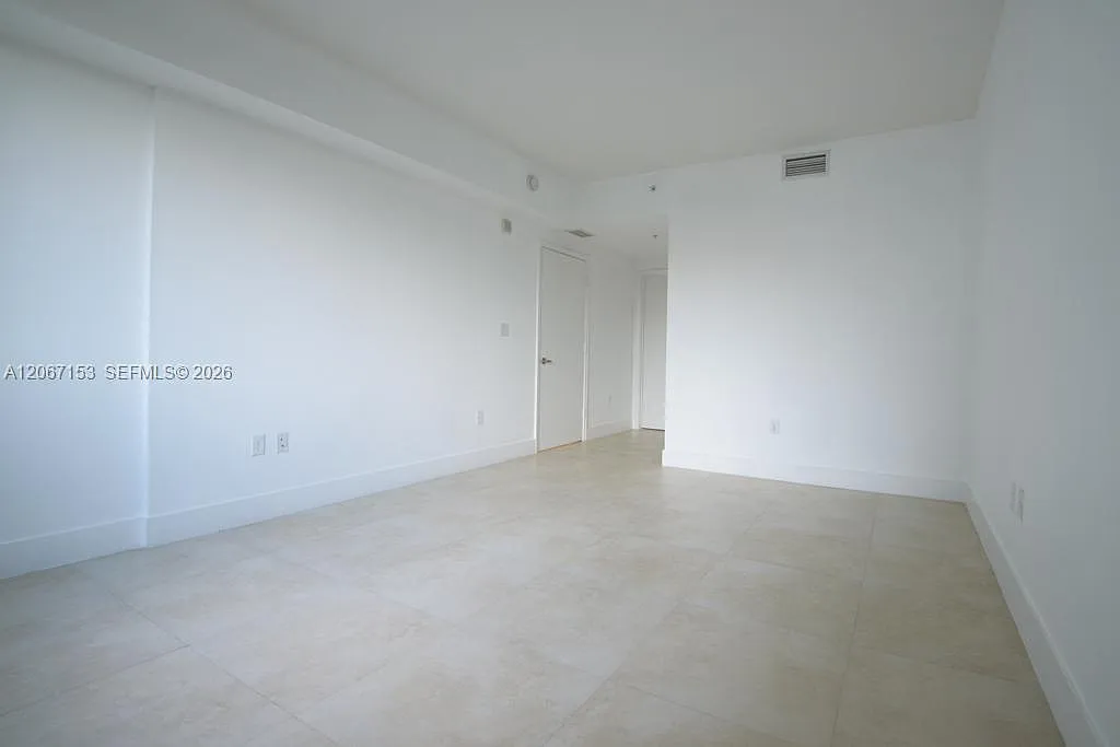 2 bed, 1174 sqft, $2,900 — Photo 3